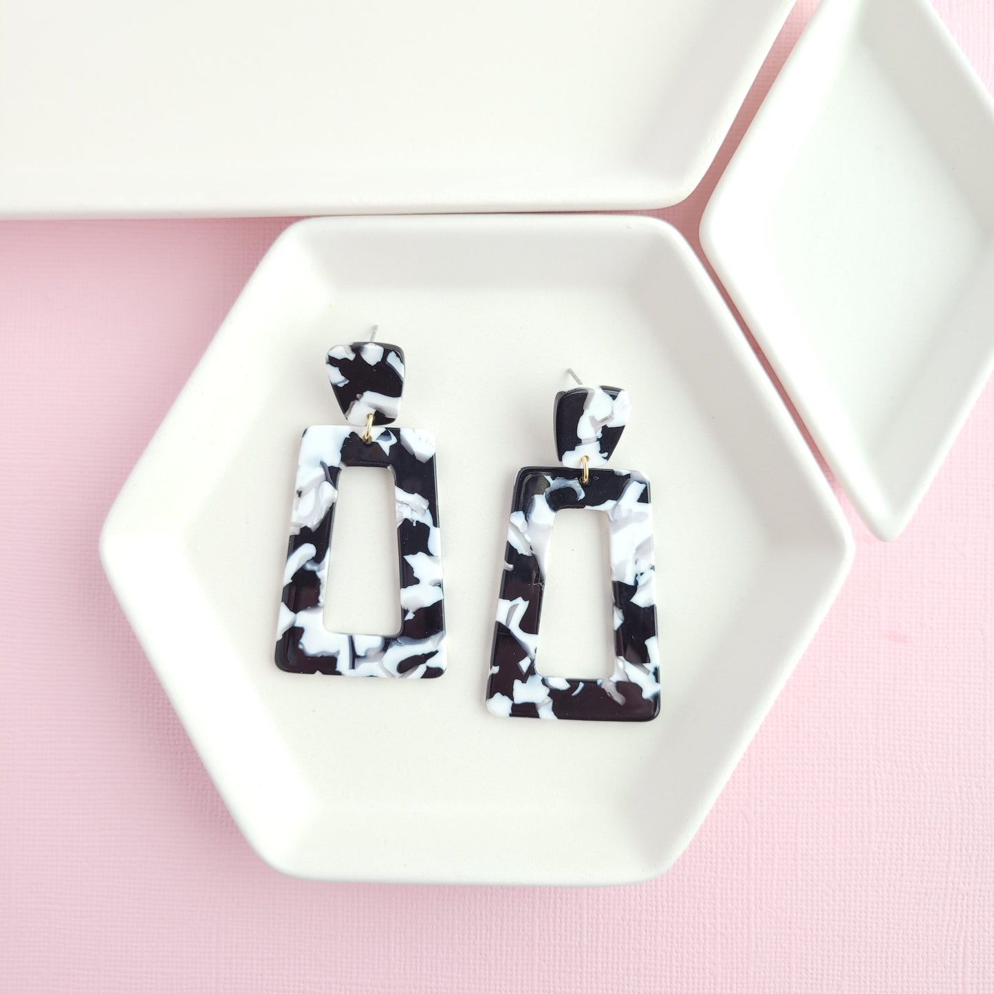 Avery Earrings- Black & White