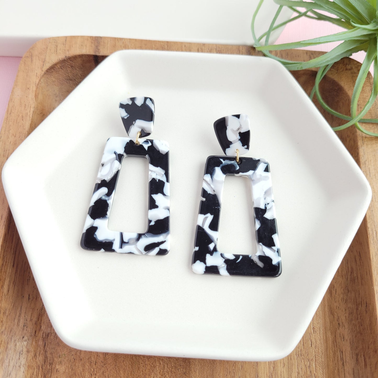 Avery Earrings- Black & White