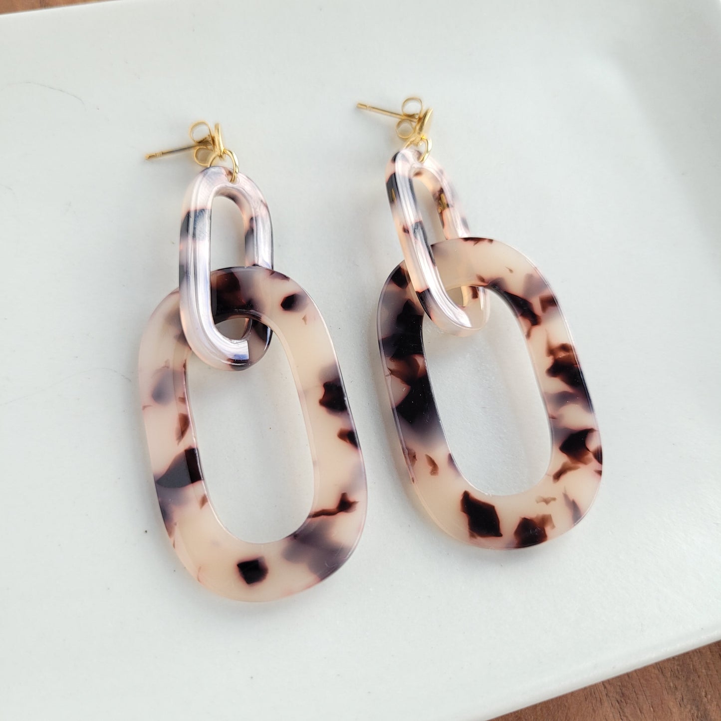 Chrissy Earrings - Blonde Tortoise