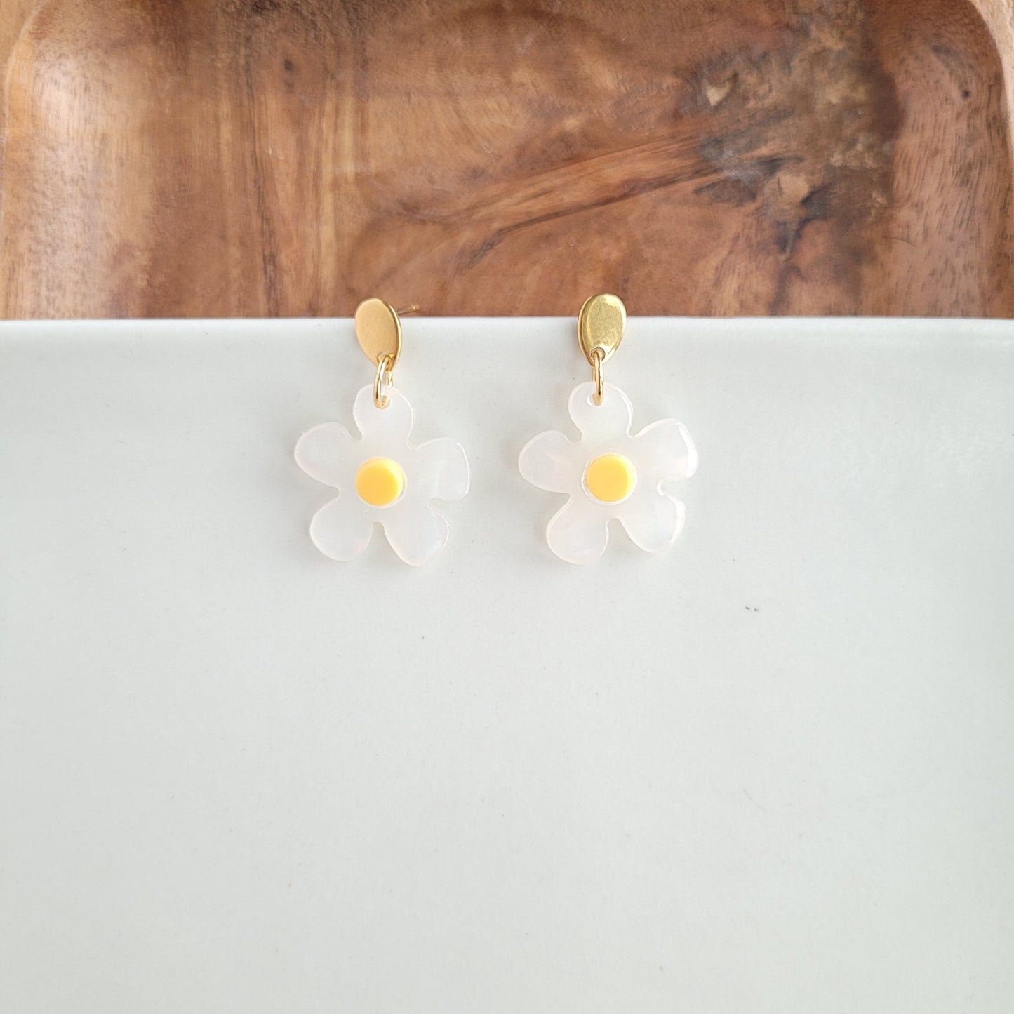 Dainty Daisy Earrings