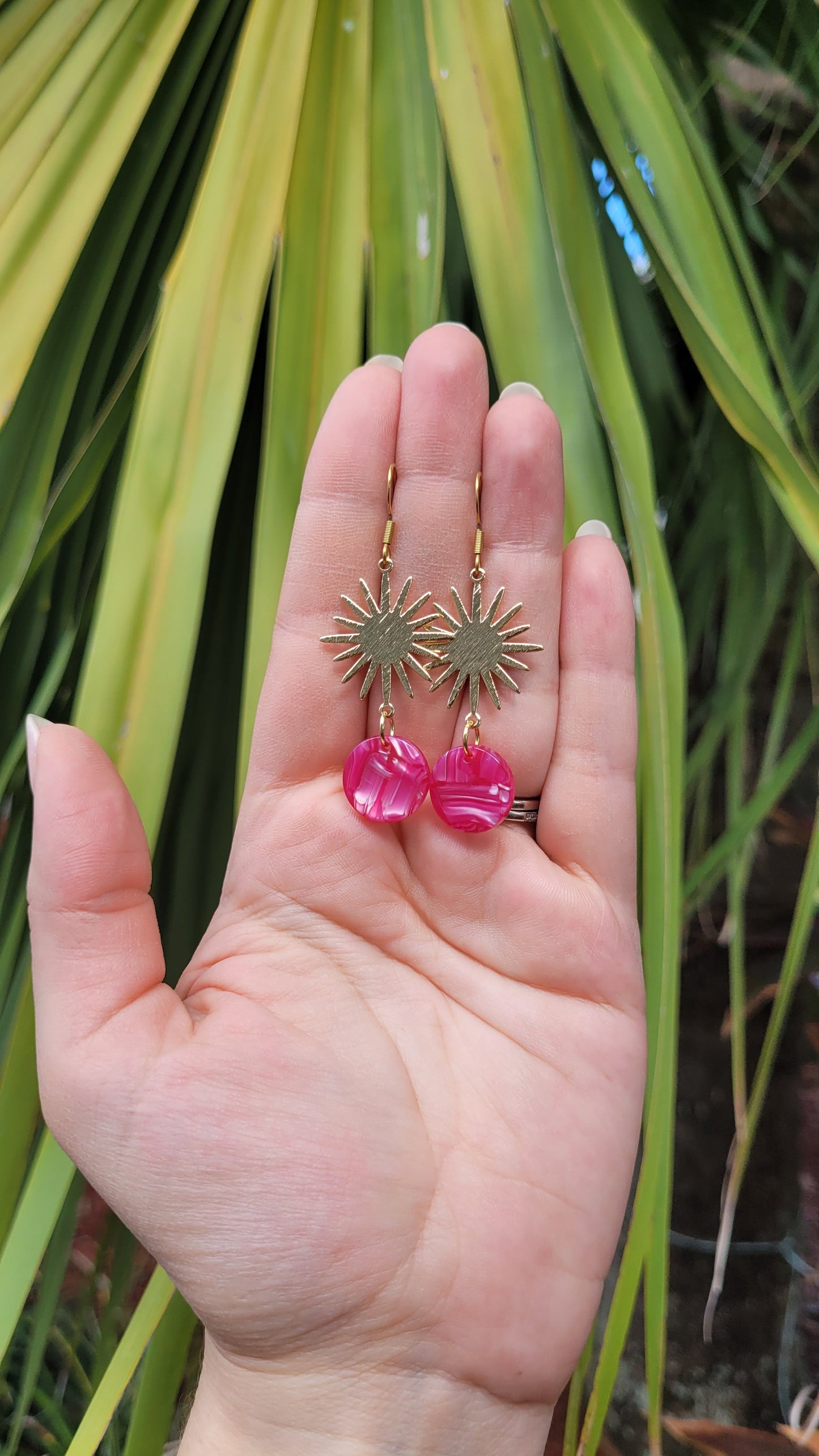 Solana Earrings - Raspberry