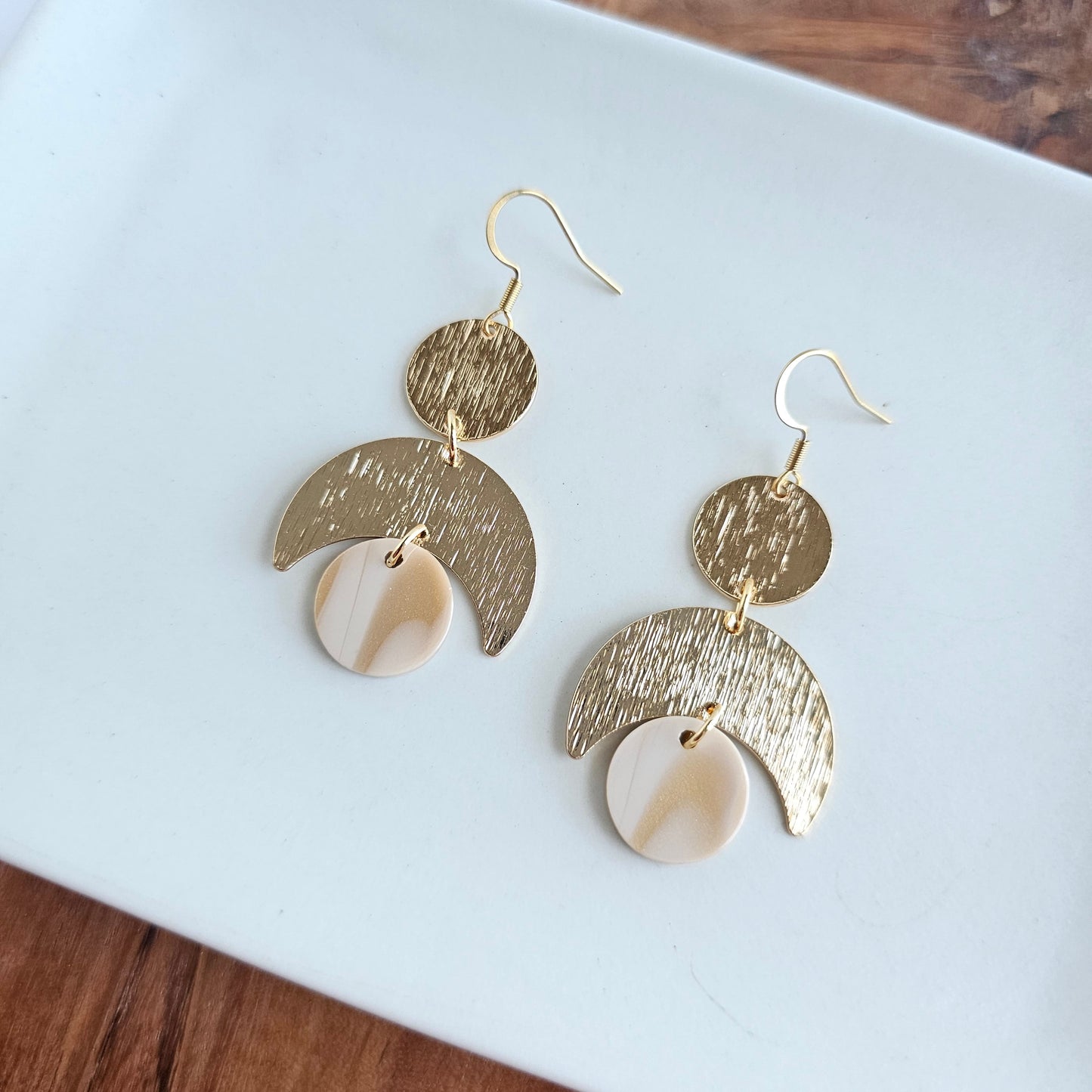 Eclipse Earrings - Golden Ivory