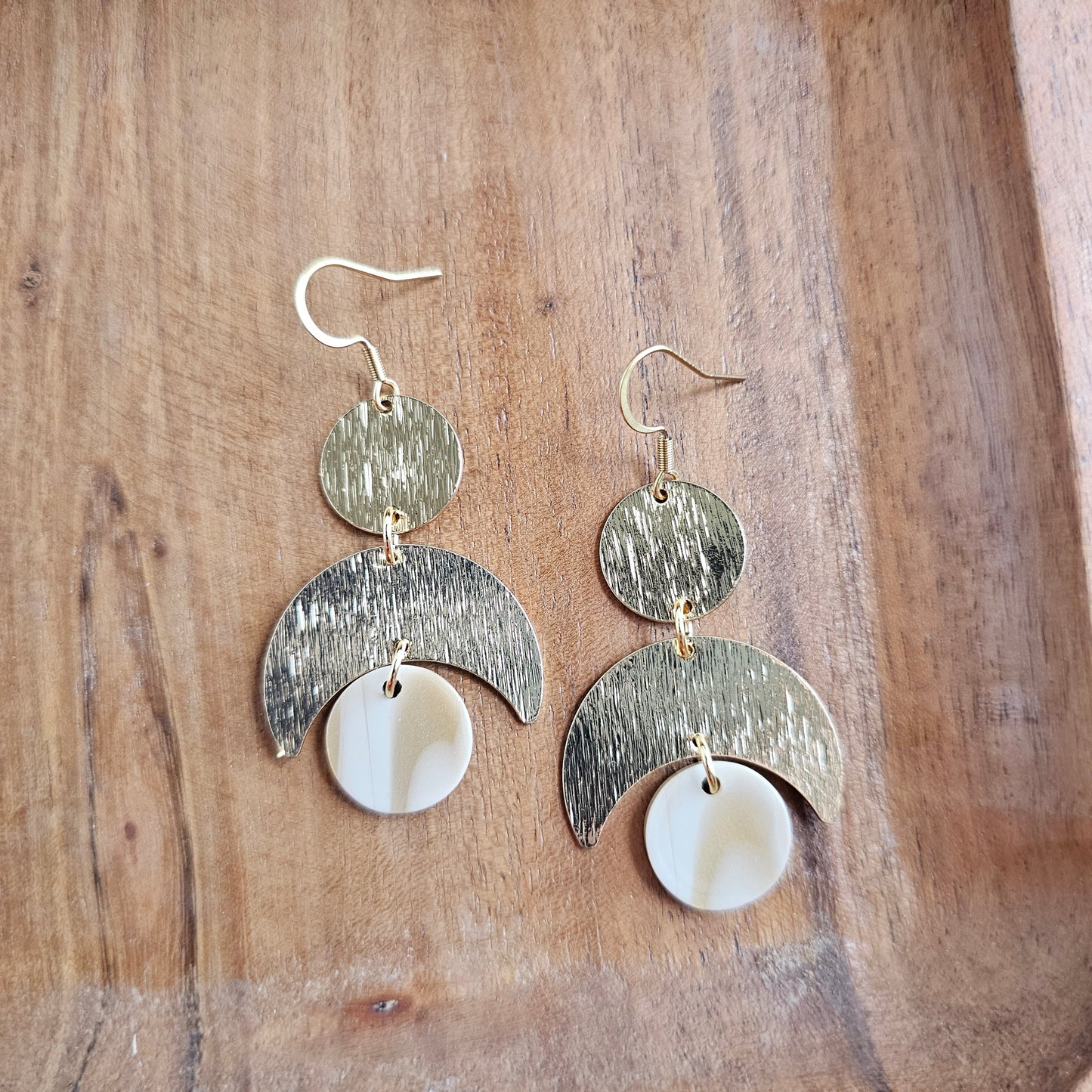 Eclipse Earrings - Golden Ivory