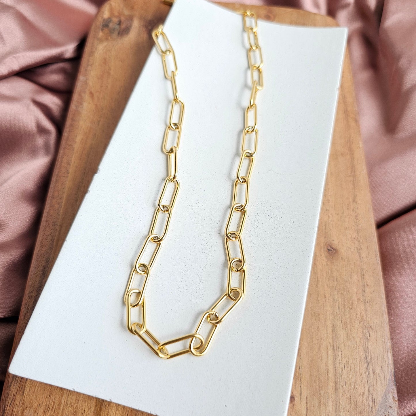 Luxe Gold Chunky Paper Clip Chain - 18"