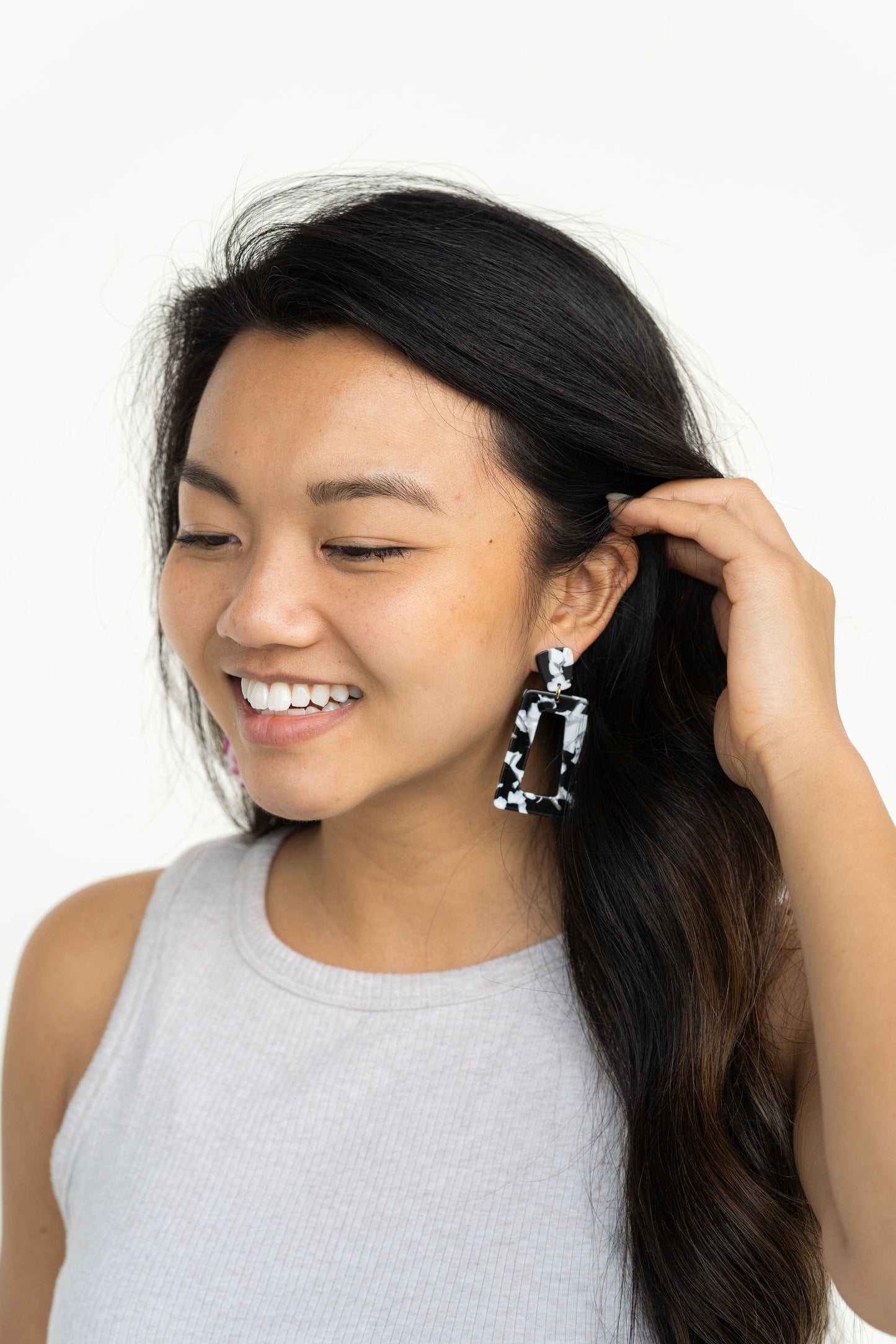 Avery Earrings- Black & White